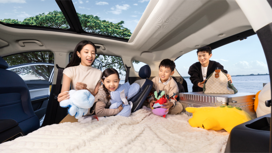 9.98-14.98万元  大七座电混SUV  尊时凯龙X8 E家正式上市1233.png